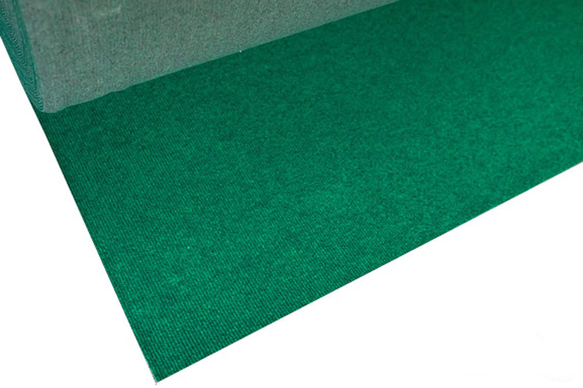 zielony dywan do kosiola